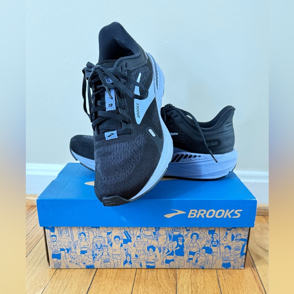 Brooks Launch GTD 9- Sz 7